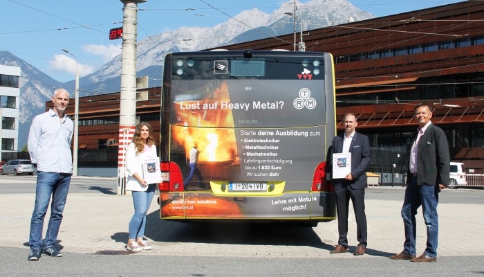 Das Unternehmen Tiroler Rohre verdient sich die Auszeichnung zum Bus ...