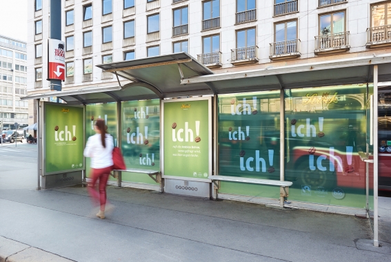 STRÖCK Kaffee duftet in der Wartehalle