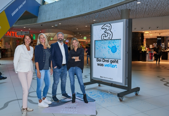 DREI lässt via Out of Home Konfetti regnen