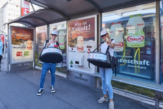 Yakult: Wissenschaft in der Wartehalle