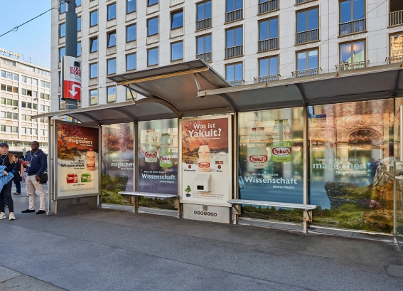Yakult: Wissenschaft in der Wartehalle