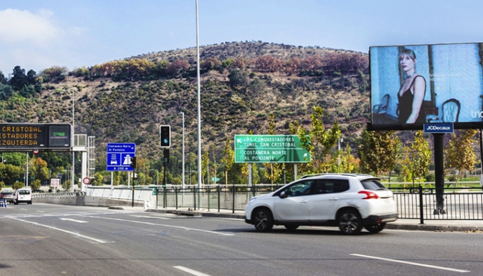 nueva posicion pantalla led en chile